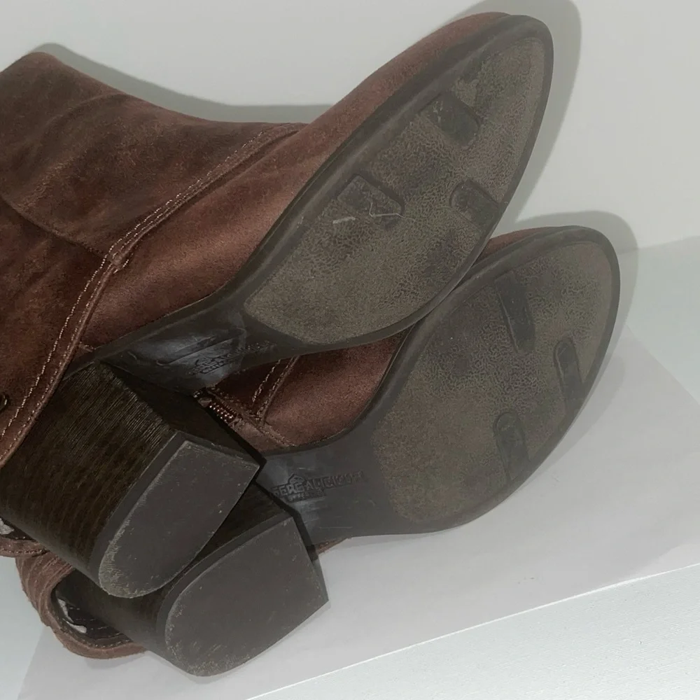 Fergilicious by Fergie Dark Brown Suede Ankle Boots – Size 7.5 M - Picture 7 of 7
